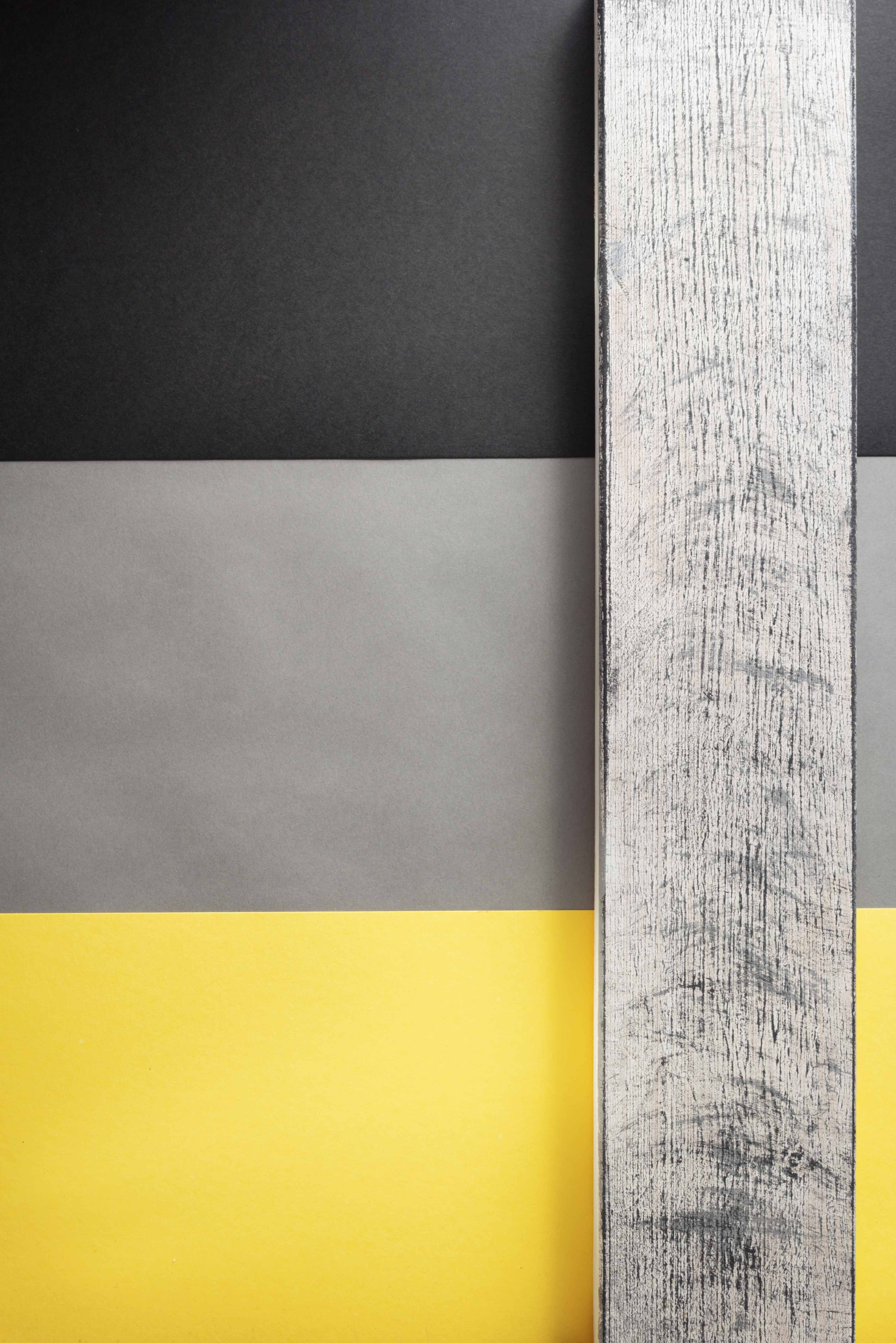 Серый с жёлтым: контраст и энергия