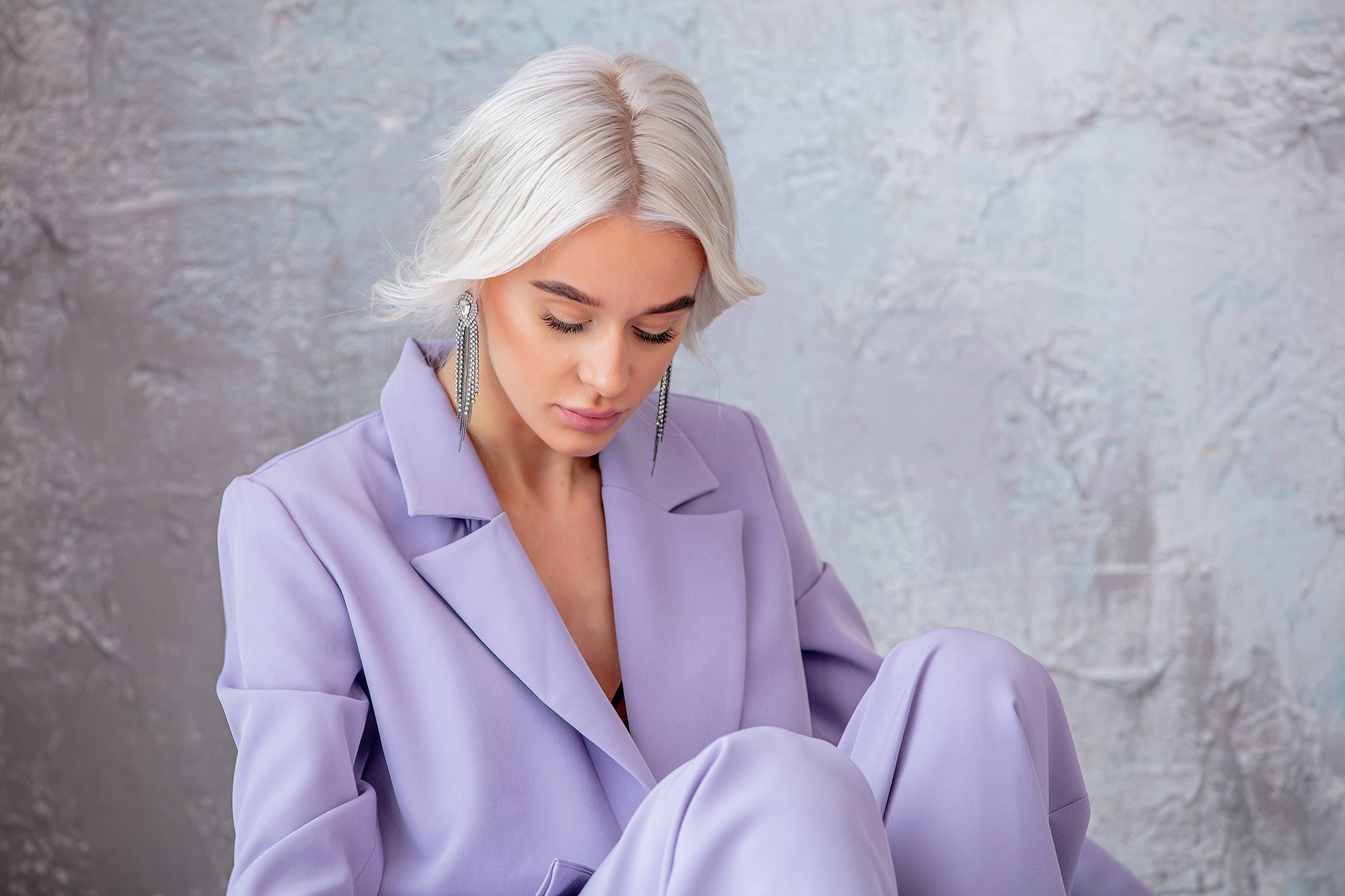 Серый с лиловым: элегантность и утонченность